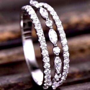 HALO 4.1 CT DIAMOND RING